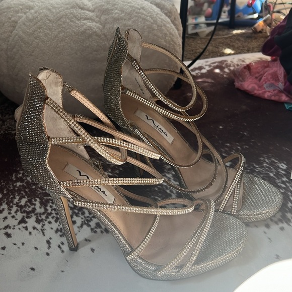 HIGH HEEL SPARKLE - Picture 2 of 3